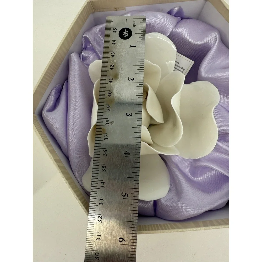 Godinger & Co Florentine Fine Porcelain White Flower Style 9637